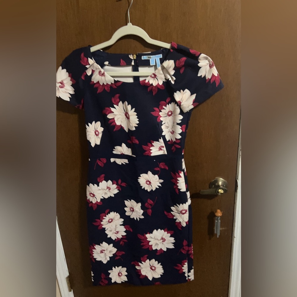 Draper James Dress size 4 blue w flowers